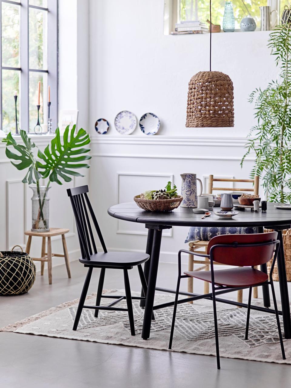 Landhaus Esstisch rund D 140 cm schwarz Akazienholz