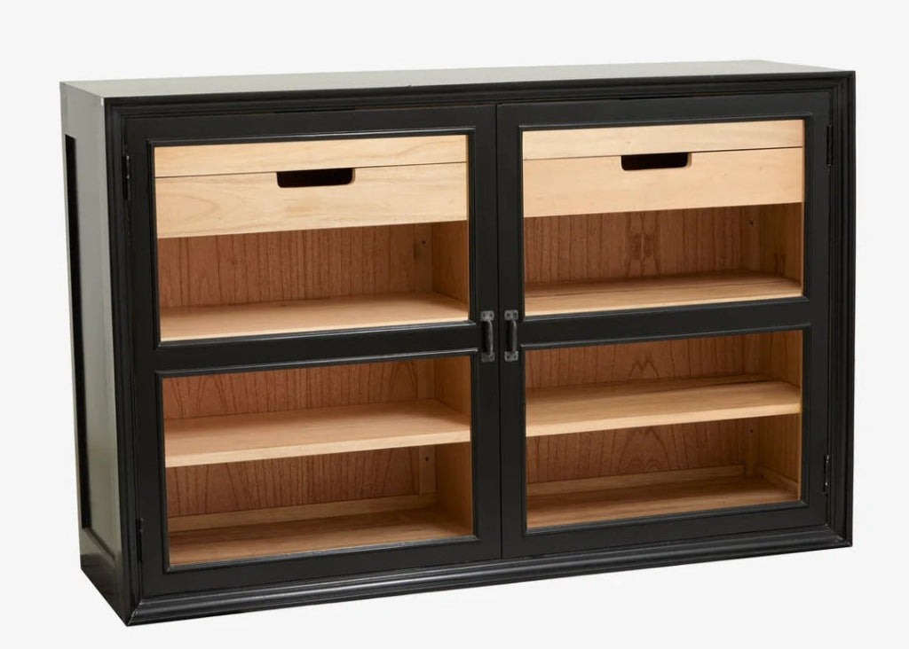 Sideboard MAJA Detailansicht Glastüren und Holzfront