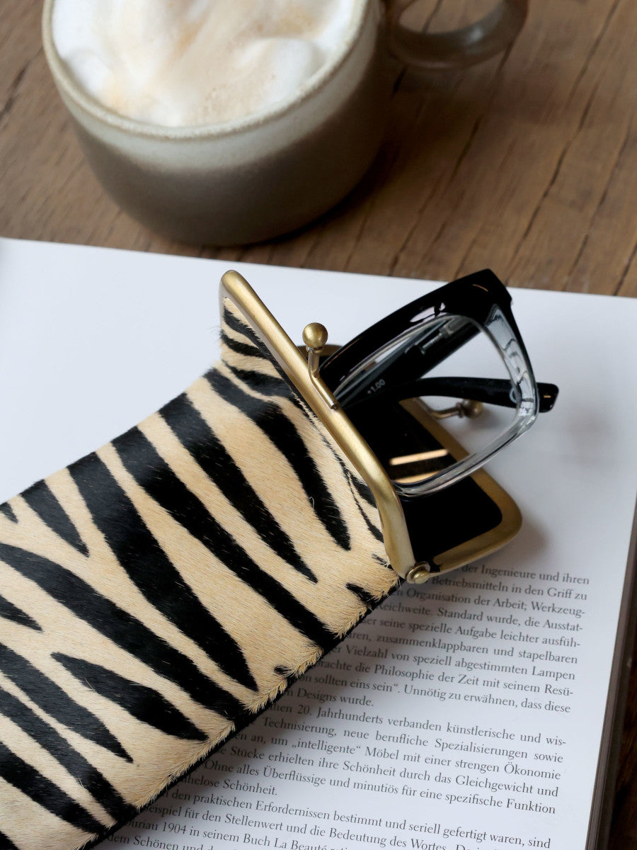 Mode - Brillenetui Zebra-Print