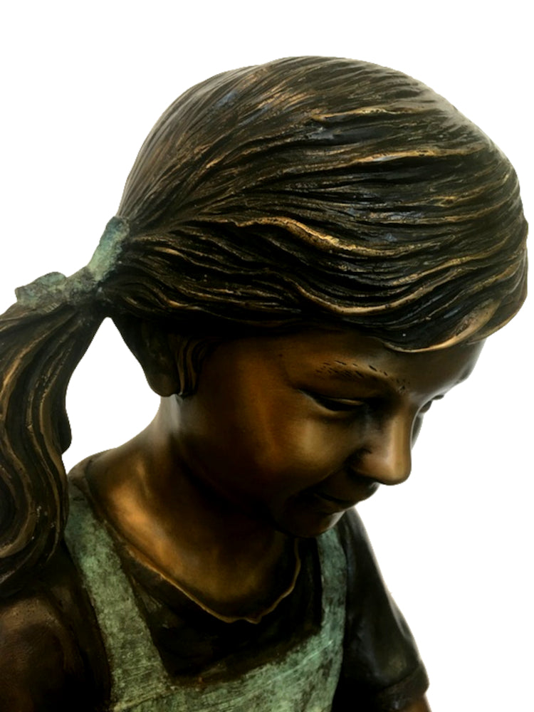 Bronze Skulptur Mädchen mit Buch 66cm antik-grün