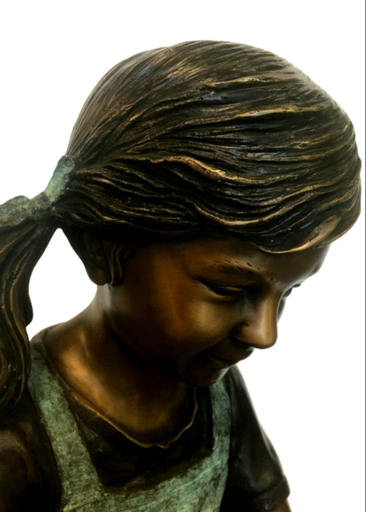 Bronze Skulptur Mädchen mit Buch 66cm antik-grün