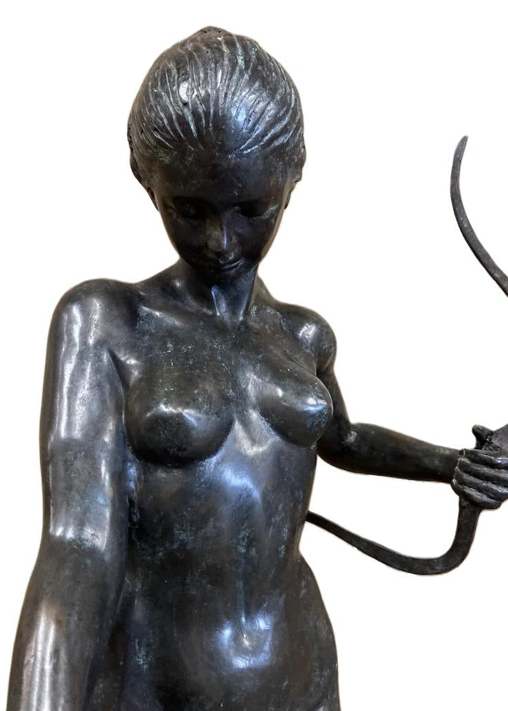 Bronze Skulptur "Lady Diane mit Hund"