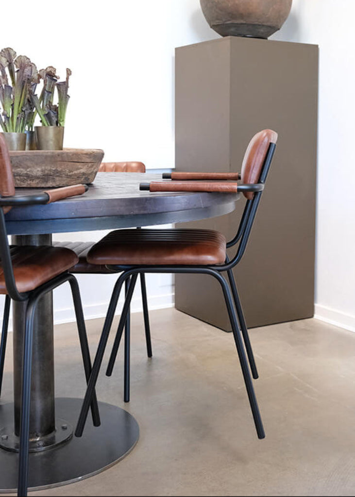 Esszimmerstühle Leder Metall mit frei schwebenden Armlehnen