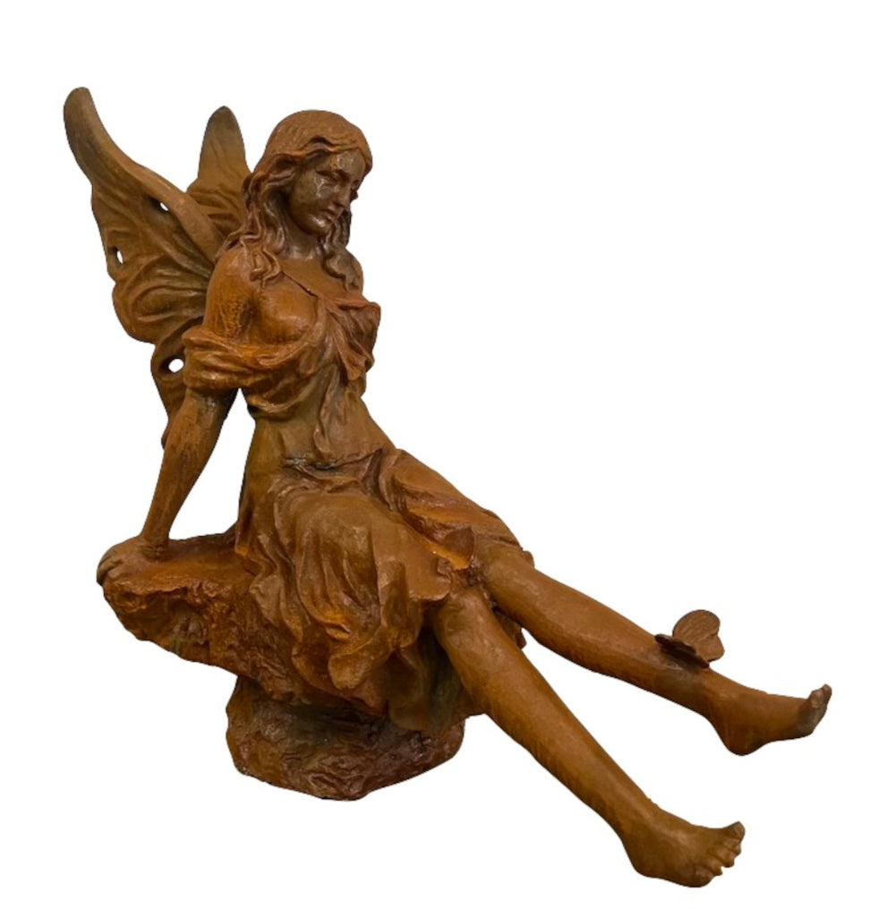 Romantische Skulptur Gusseisen "Engel mit Schmetterling" antik rostig