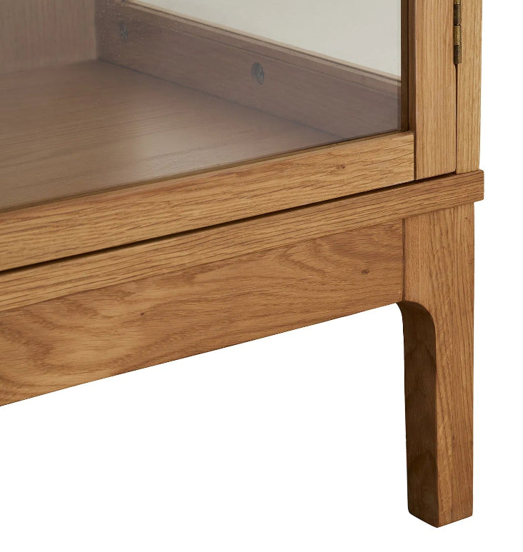 Große Vitrine ELI Holz Natur 90x40x180 cm, schlanke Holzbeine