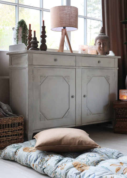 Landhaus Kommode im shabby chic Look, Wäscheschrank im Kinderzimmer