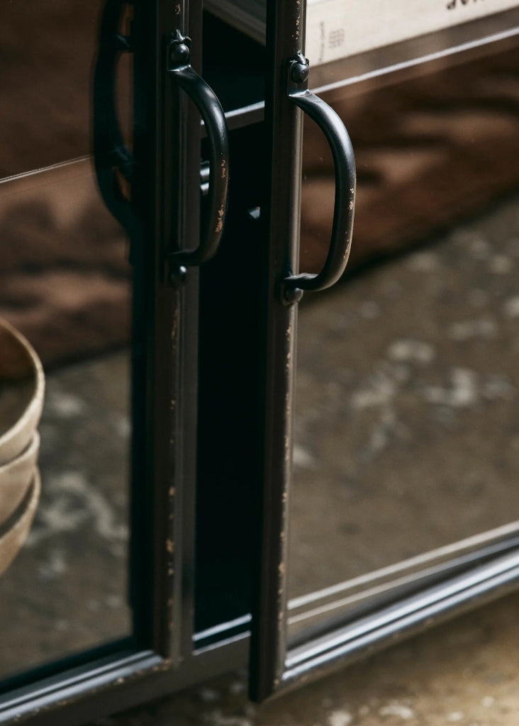 Vintage Sideboard-Vitrine industriell