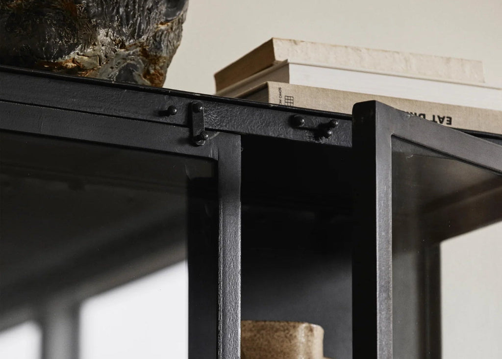 Metall Vitrine H 175 cm shabby
Industriedesign, praktischer Eisenverschluss