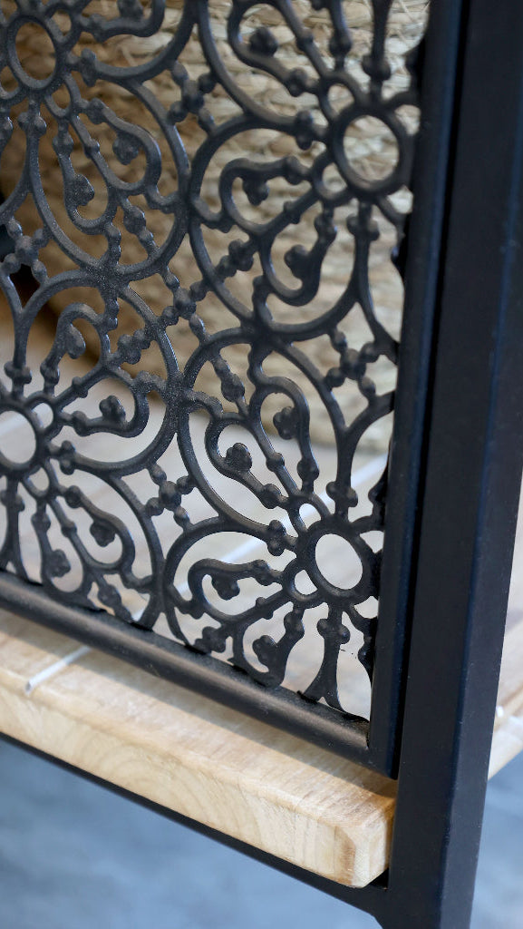 Anrichte-Vitrine Metall-Holz L 121 cm verzierte Seitenteile