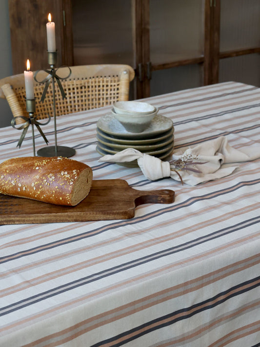 Tischdecke mit  Streifen 140x240 cm