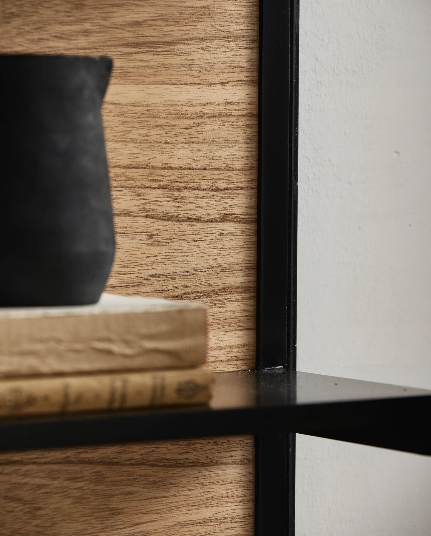 Landhaus Wandvitrine Holz NORA mit Schiebetüren H 122 cm