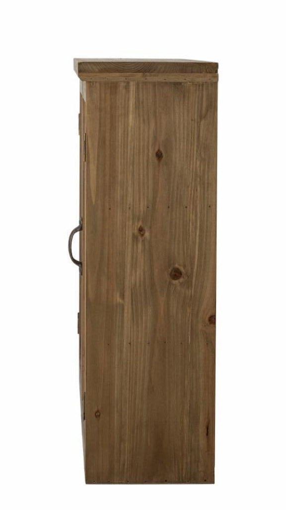 Hochwertige Wandvitrine aus Echtholz und Sicherheitsglas mit praktischer Fächeraufteilung, ideal zum Aufbewahren und Ausstellen von Lieblingsstücken im Vintage-Landhausstil.