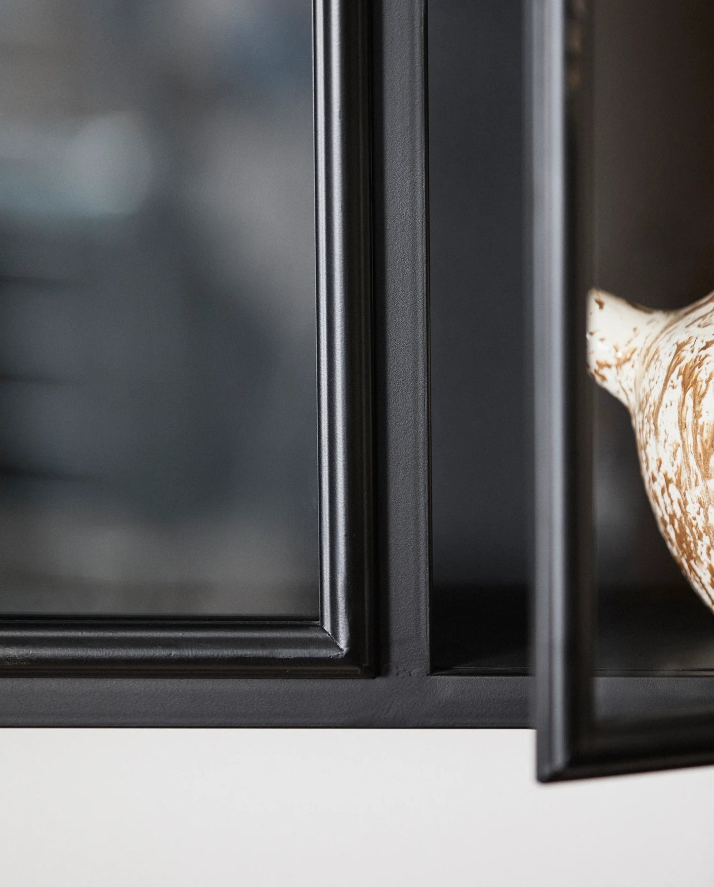 Wandvitrine BELLA schwarz Metall H 121 cm industrial