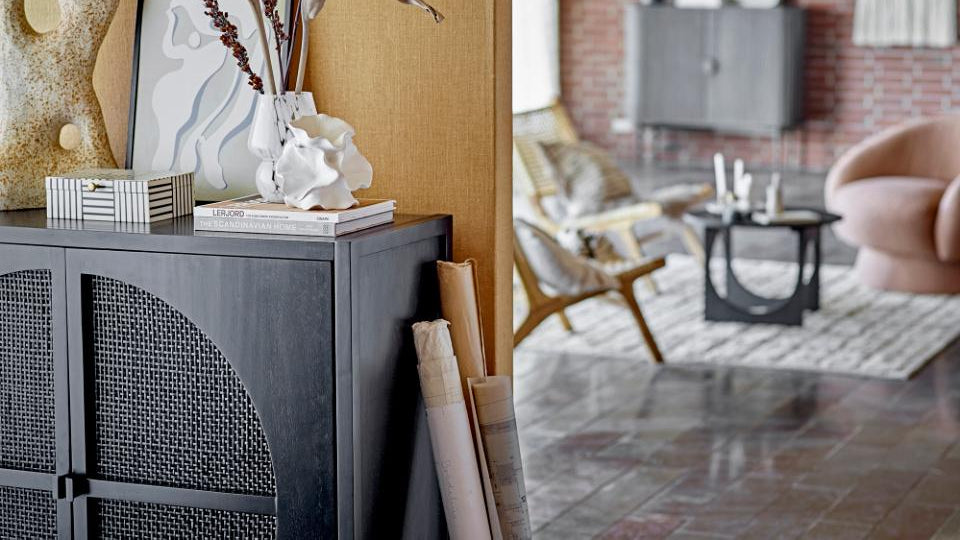 Esszimmer Anrichte Holz schwarz Landhausstil