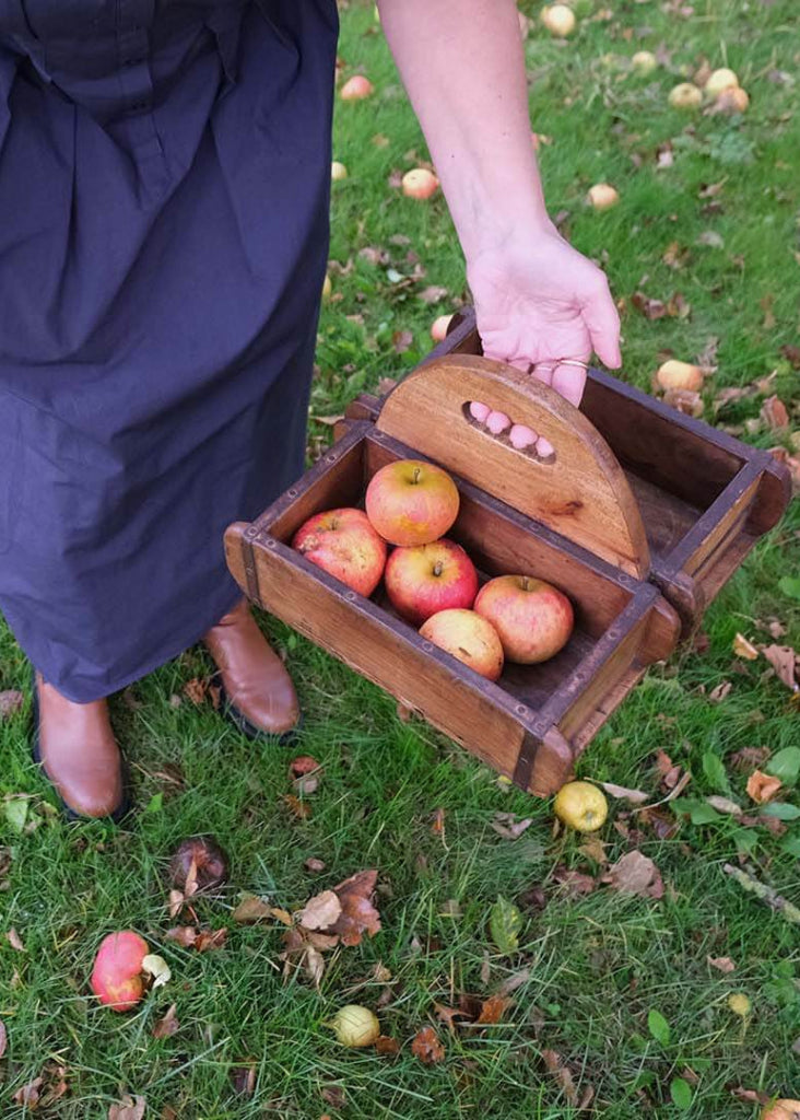 Alter Holzkorb - Doppelziegel Form, Apfel Schale