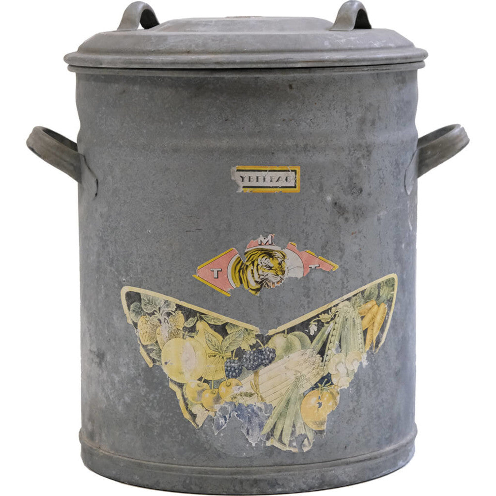 Vintage Zinkeimer mit Deckel und Henkeln in silbergrauer Patina – dekorativer Übertopf und außergewöhnliche Landhaus-Deko für Haus und Garten.