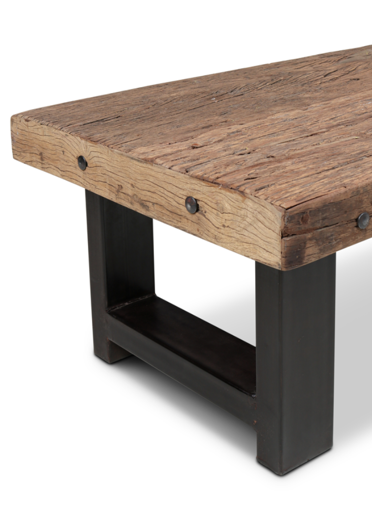 Industrial Couchtisch rechteckig – Altholz & Stahlgestell