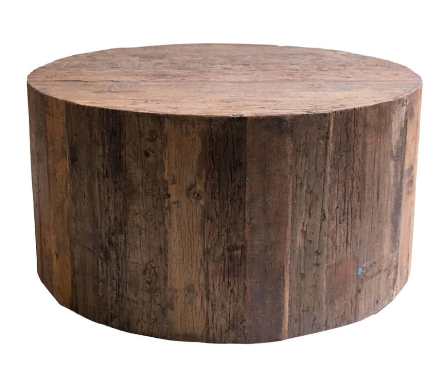 Runder Altholz Couchtisch JAY Ø 90 cm aus recyceltem Holz, rustikaler Vintage Sofatisch mit natürlicher Holzmaserung.