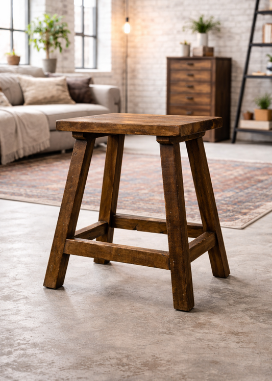 Altholz Hocker nachhaltig und wieder verarbeitet