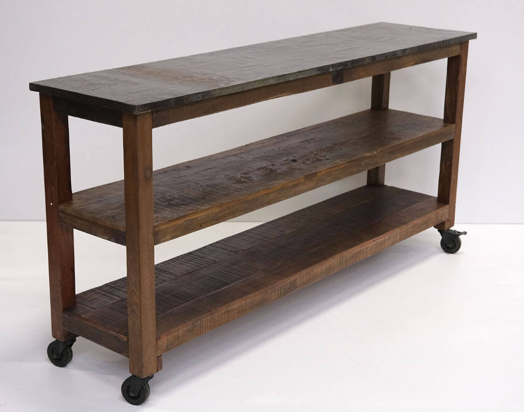 Handgefertigter Konsolentisch aus recyceltem Holz und Eisen – industrielle Kücheninsel mit Patina und Stauraum