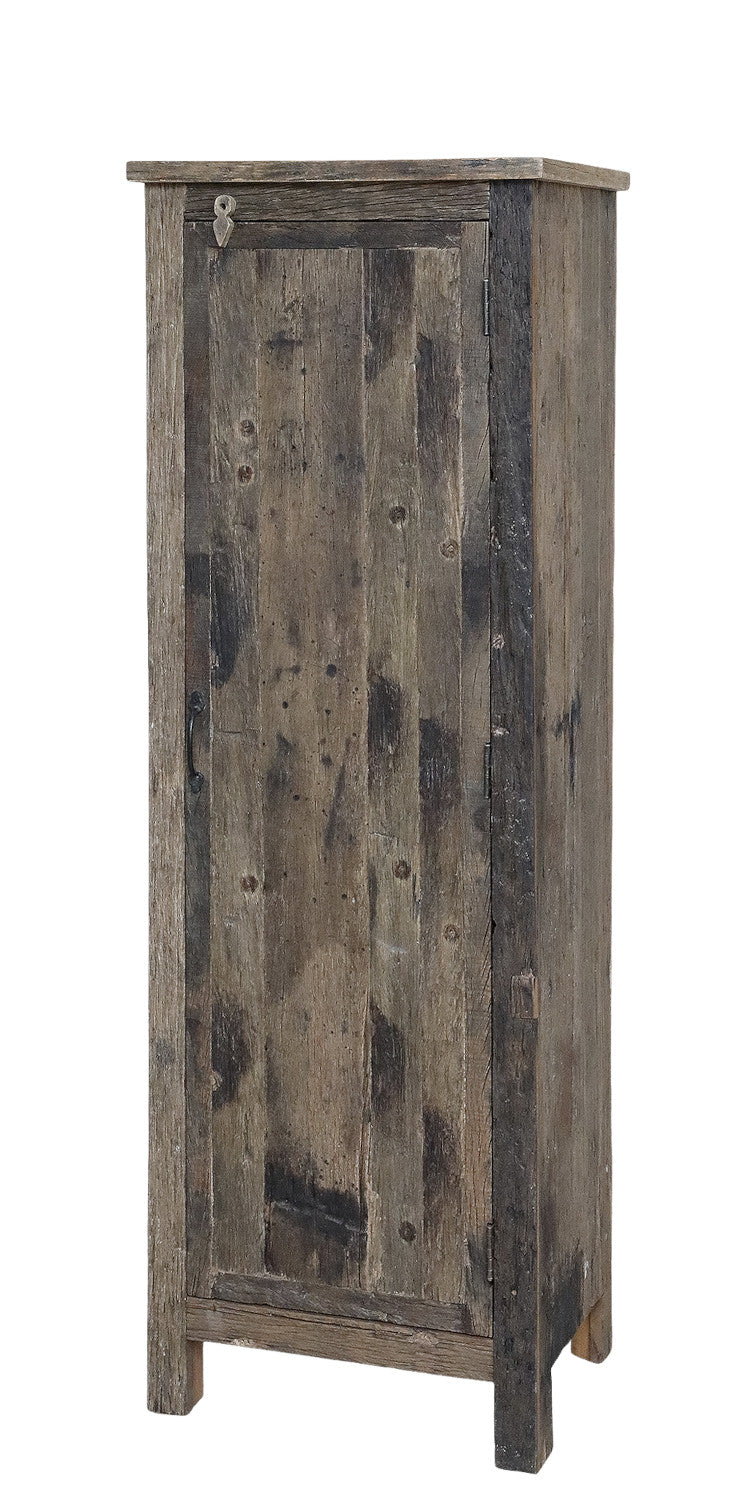 Nachhaltiger Schrank EVA aus massivem Altholz in Naturfarbe – handgefertigter Holzspind mit individueller Maserung und einzigartiger Patina, Altholzmöbel