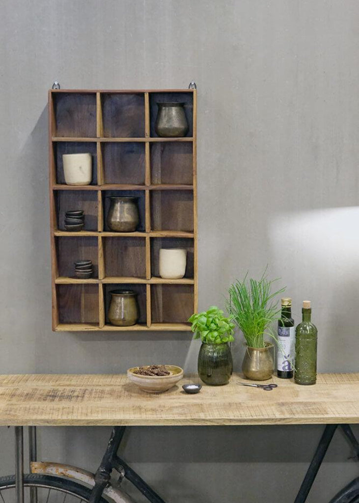 Handgefertigtes Vintage Wandregal aus recyceltem Altholz 15 Tassenfächer