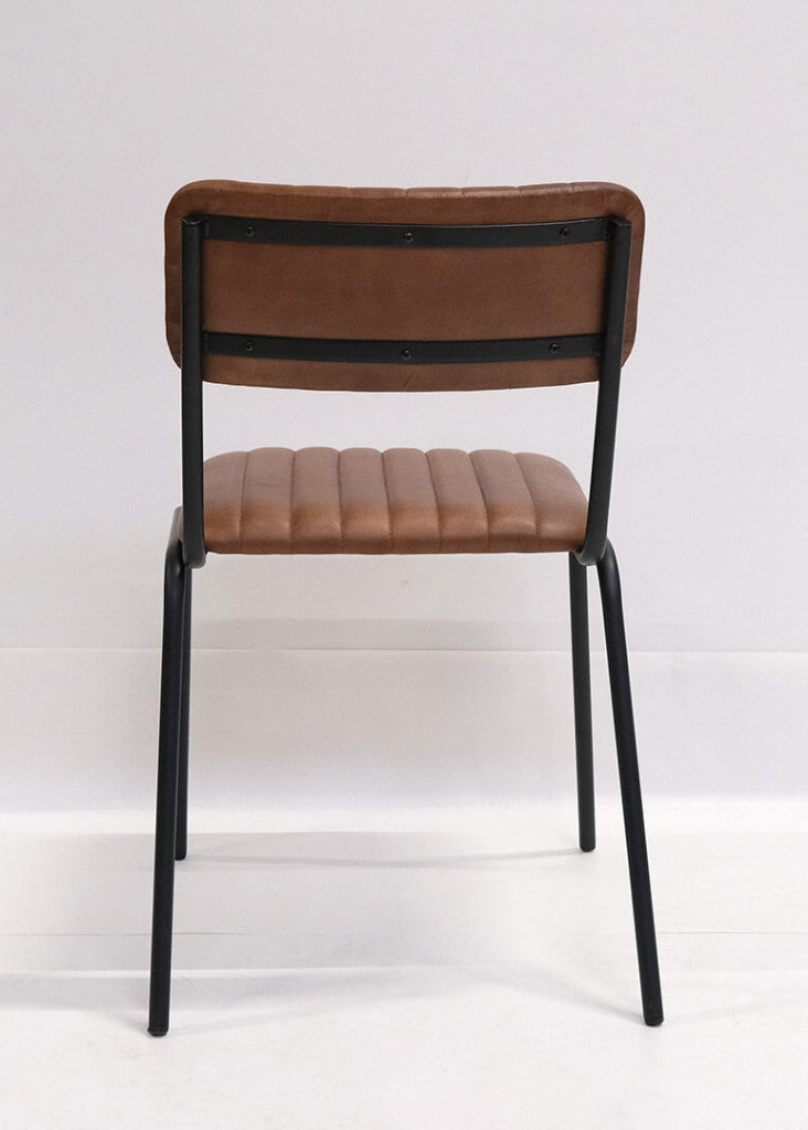 Vintage Esszimmerstuhl aus braunem Büffelleder und schwarzem Eisen für moderne Einrichtungen