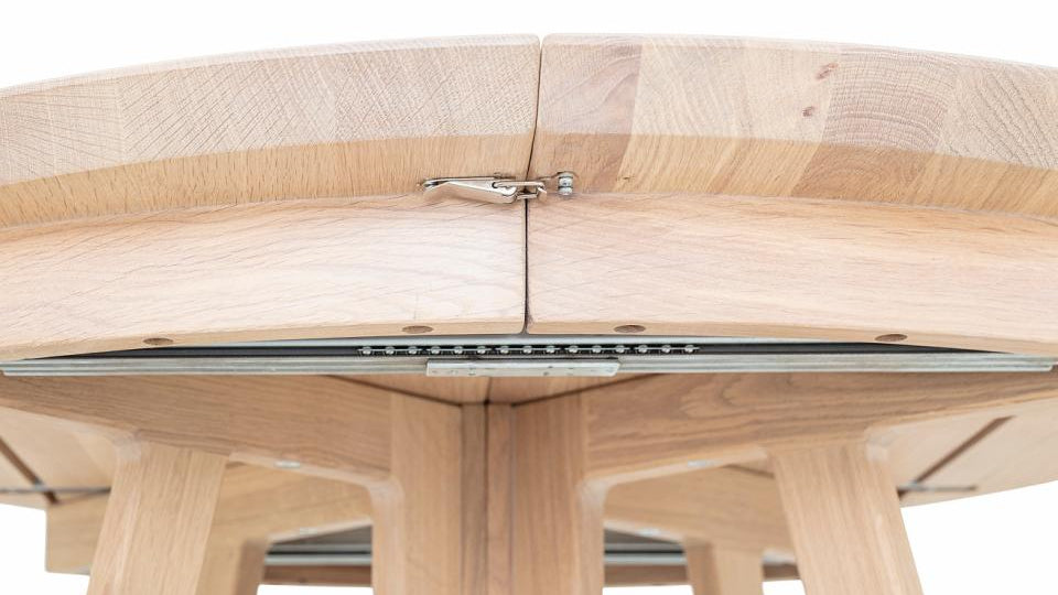 Esstisch aus Eiche von rund aus oval ausziehbar, großer Ausziehtisch