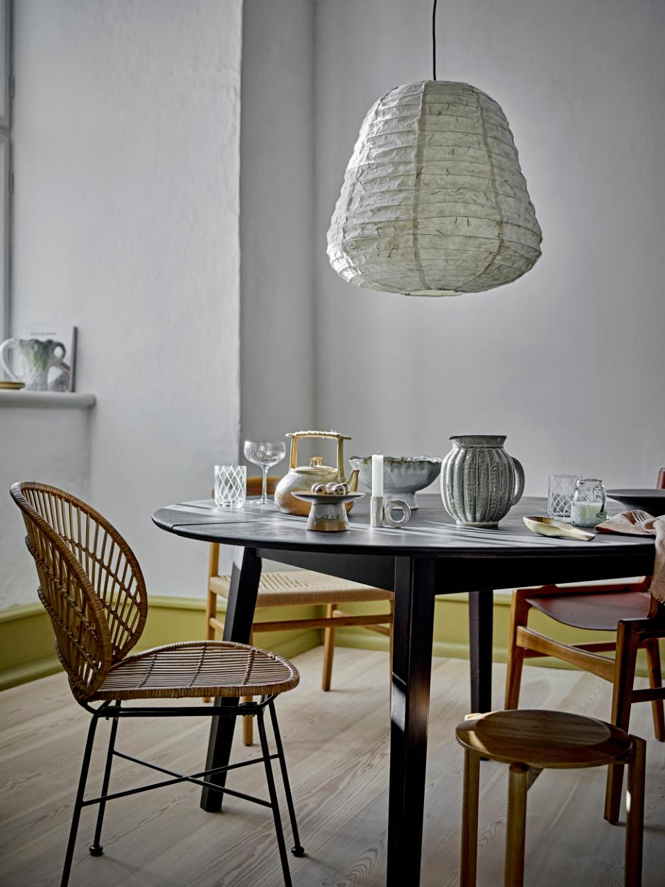 Esstisch rund D 140 cm schwarz Holz Landhausstil