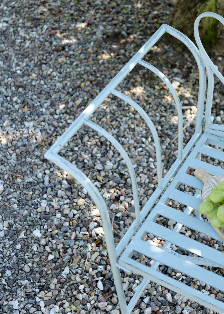 Hellblaue Metall Gartenbank LULU im Landhausstil B 124 cm