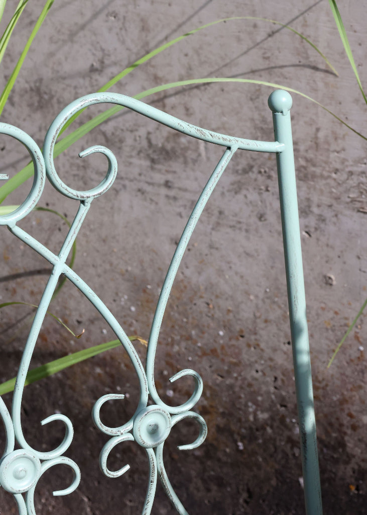 Kleines Gartenmöbel Set – 1 Tisch + 2 Stühle