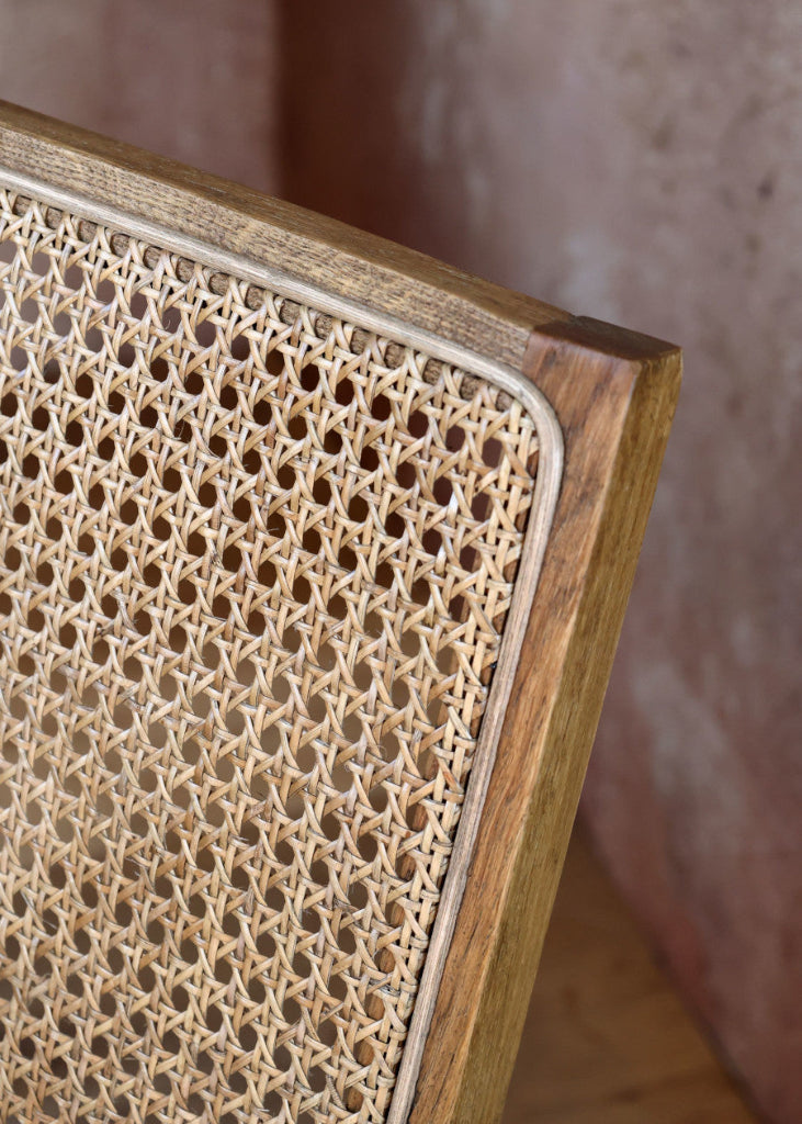 Eleganter Sessel aus Eichenholz und Rattan im Wiener Geflecht