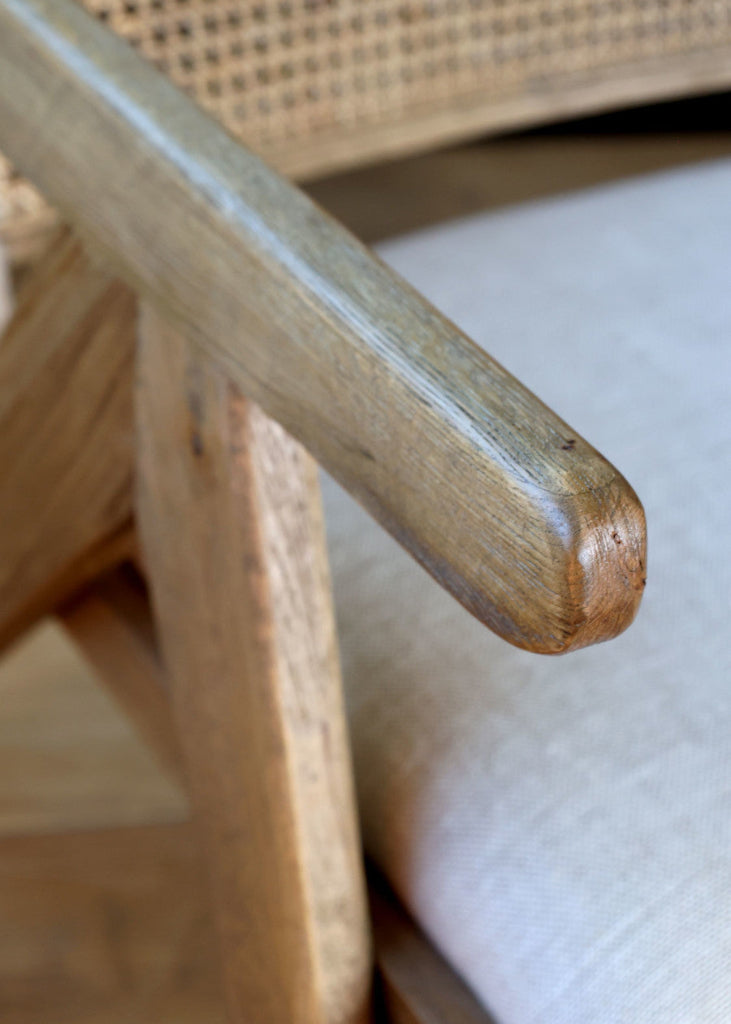 Hochwertige Sessel-Kollektion mit Holz, Rattan und Stoffbezügen