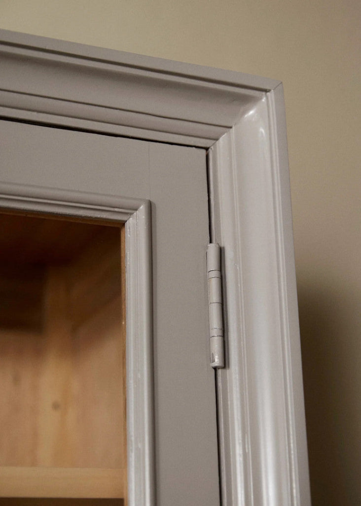 Landhaus Vitrine MAJA H 210 cm grau-natur - Skandi-Landhausmöbel