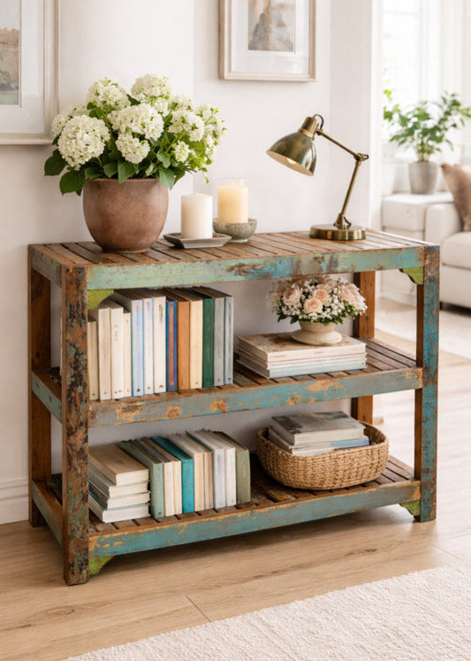 Niedriges Altholz Regal mit bunter Patina  H 76 cm