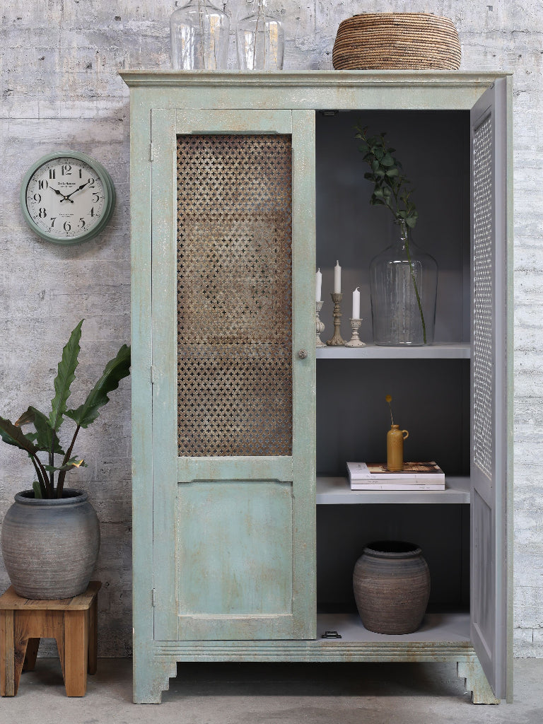 Schrank, Kleiderschrank, Wäscheschrank shabby Landhausstil drei Fächer mit offener Tür