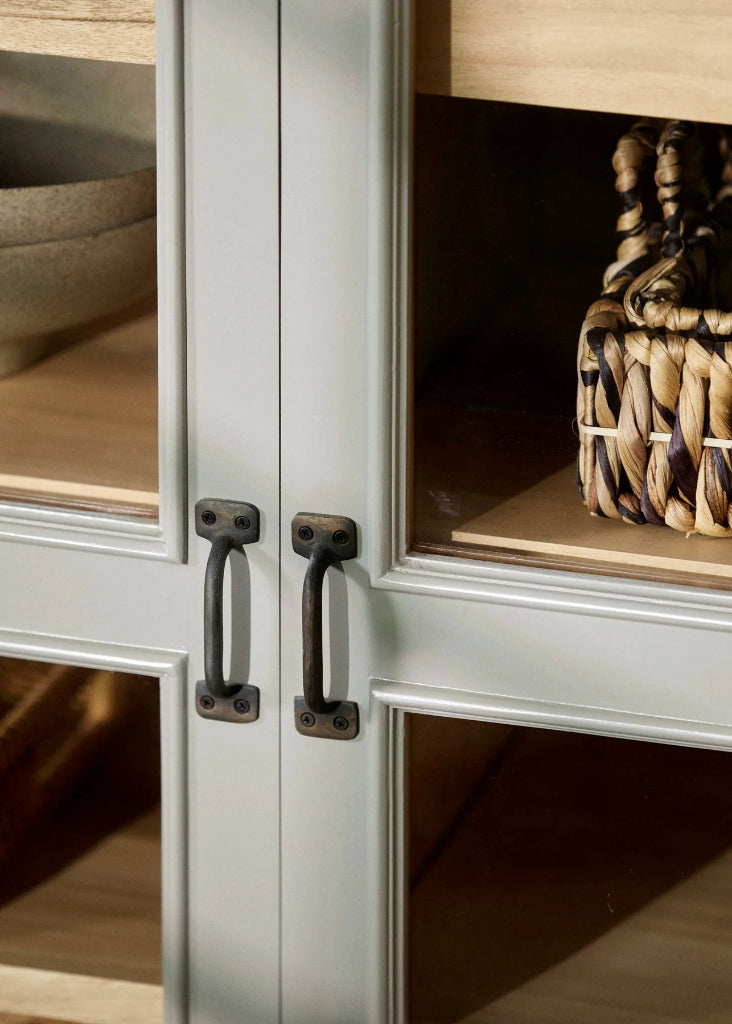 Sideboard-Vitrine Holz grau -natur mit Schubladen im Landhausstil