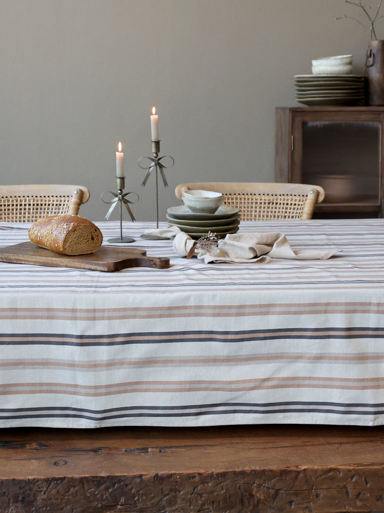 Tischdecke mit  Streifen 140x240 cm