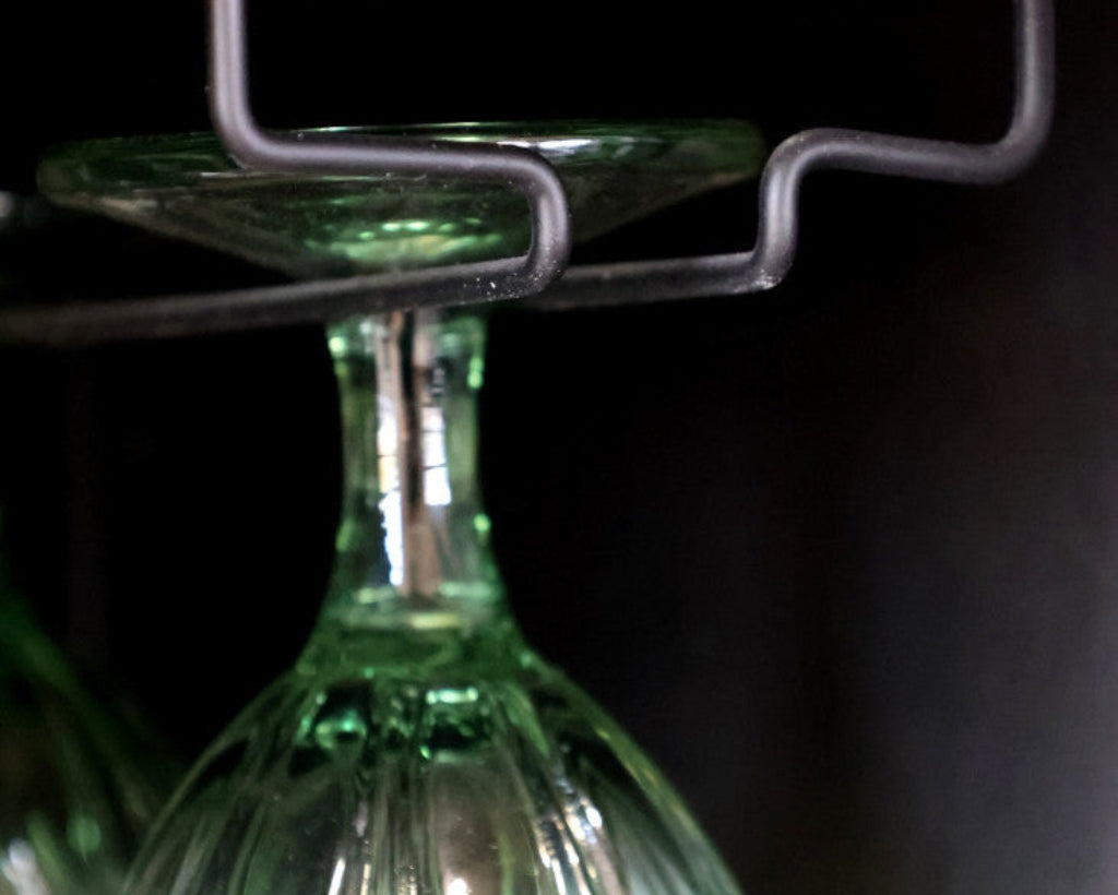 Dänische Industrial Vitrine für Flaschen und Gläser